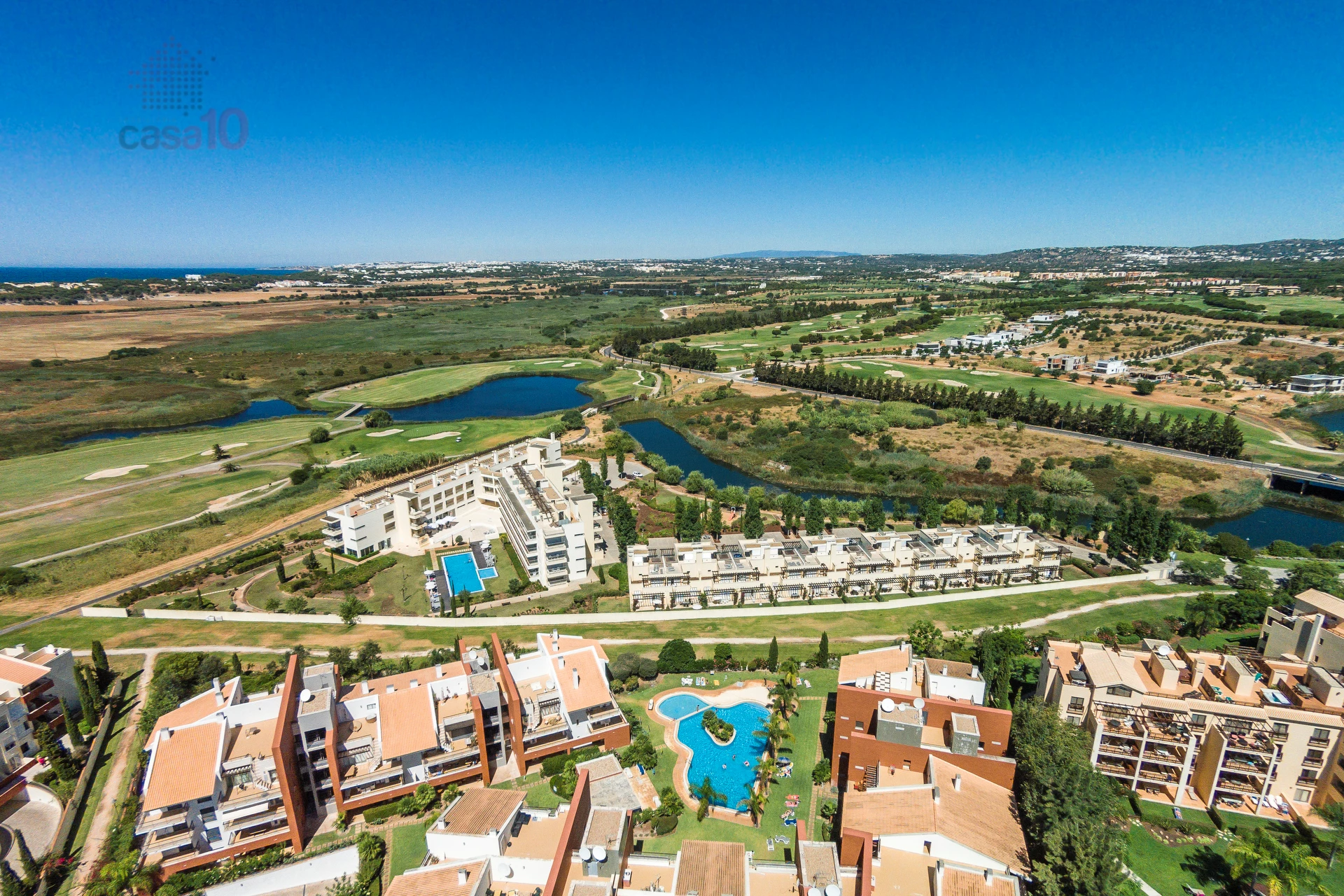 EXCELLENT 3 BEDROOM DUPLEX FOR SALE IN LUXURY RESORT IN VILAMOURA
